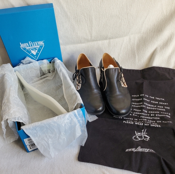 John Fluevog Enneagram Lace Up Shoe - Receptive (Size 8.5 in Black) - Picture 7 of 9